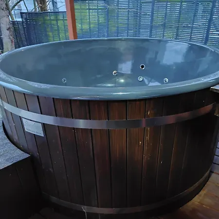 Semesterbostad Izerka Balia Jacuzzi Sauna Billard *