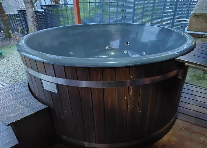 Semesterbostad Izerka Balia Jacuzzi Sauna Billard *